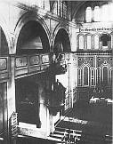 Alte Fotografie: Altarraum und Kanzel von der 2. Ege (Empore) aus aufgenommen