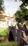 Foto: Fussgeängerbrücke in Richtung Süden (vom Kirchenplatz aus)