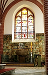 Foto: Taufbrunnen in der Taufkapelle