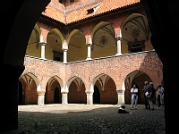 Innenhof des Hochschlosses